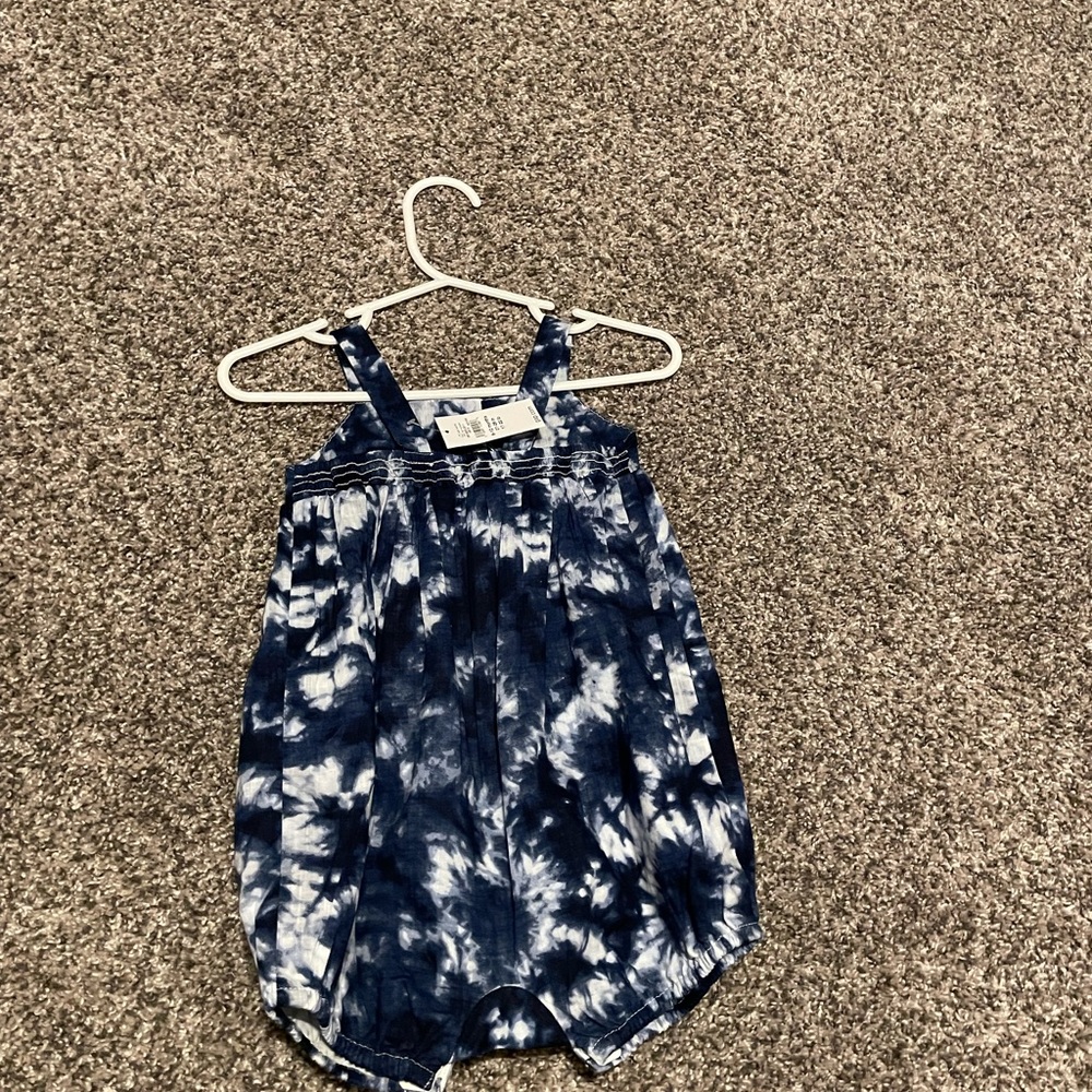 Gap Romper - Picture 2 of 2